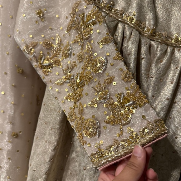 Pakistani designer wedding/nikkah formal dress from Shakeelz - Picture 5 of 11